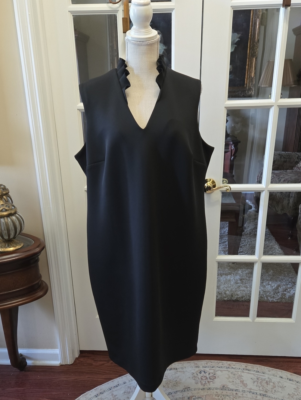 Calvin Klein Black Sleeveless Ruffle V-Neck Dress Exposed Gold Back Zip 18W EUC